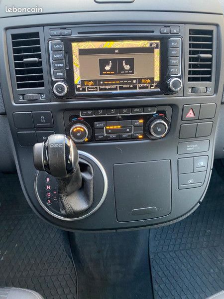 Volkswagen MULTIVAN 2.0 TDI 180CH BLUEMOTION TECHNOLOGY CONFORTLINE 4MOTION DSG7 (image 8)