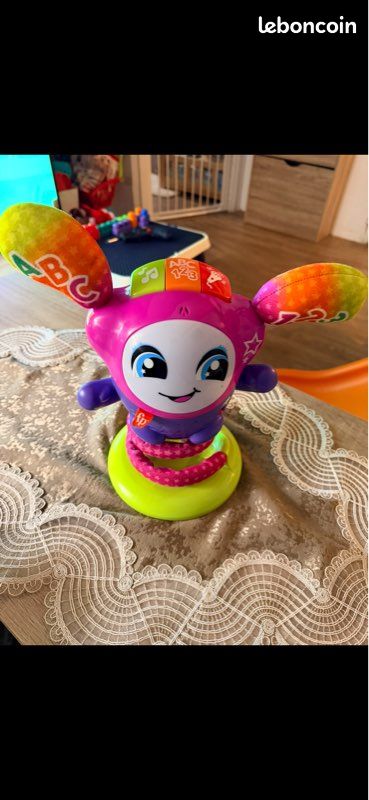 Dj robot danseur (image 1)