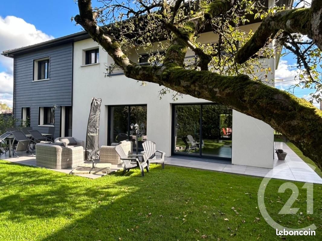Maison 6 pièces 252 m² · à Neufchâtel-Hardelot · 252 m² · 634 400 €