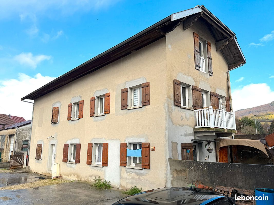 Immeuble 12 pièces 275 m² · à Seyssel · 275 m² · 550 000 €