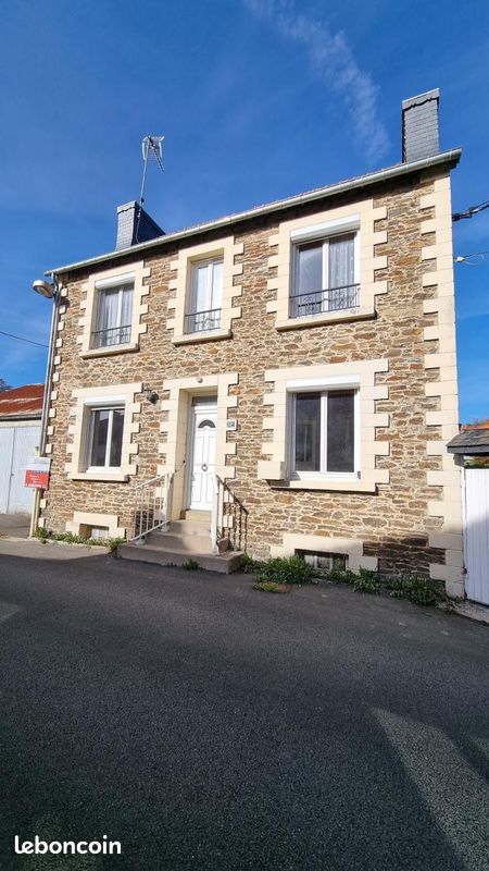 Maison 5 pièces 71 m² · à Callac · 71 m² · 105 000 €