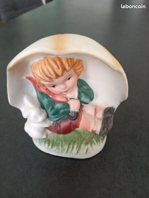 Figurine (image 1)