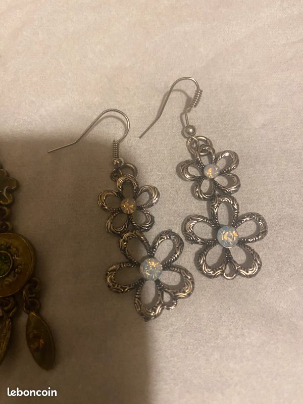 Lot De 14 Paires De Boucles D'Oreilles Fantaisie - Neuves Sans Emballage