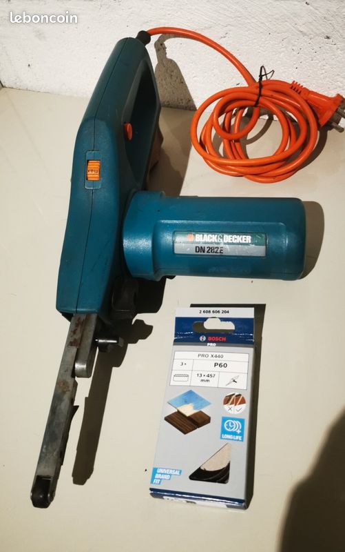 Ponceuse à bande black et decker avec 3 bandes neuves (image 1)