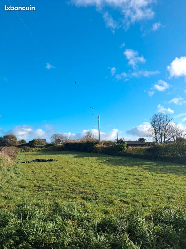 Terrain 1725 m² PLOUGUERNEAU · 25 000 €