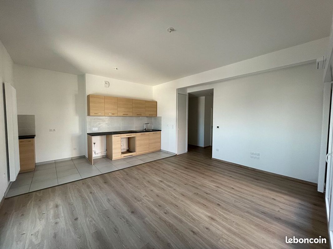 Appartement 3 pièces 74 m² · à Clermont-Ferrand · 74 m² · 990 €/mois