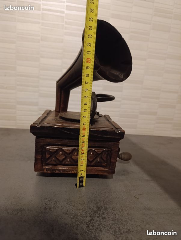 Boîte en forme de gramophone (image 4)