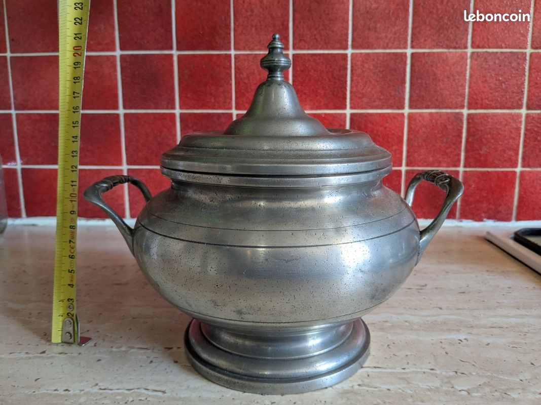 Soupière en étain (image 2)