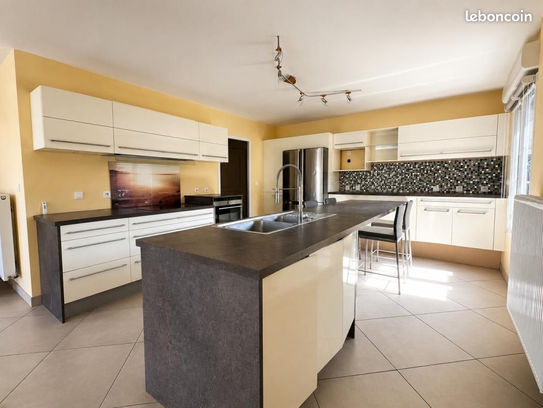 Maison 7 pièces 236 m² · à Wattignies · 236 m² · 599 000 €