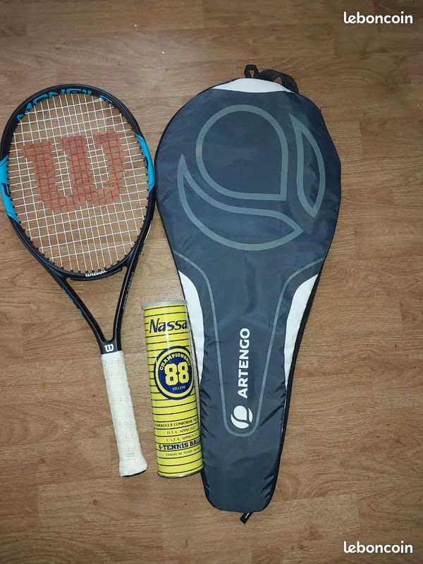 Housse De Raquette De Tennis Wilson Rembourrée - Bleue Avec Bandoulière - Occasion