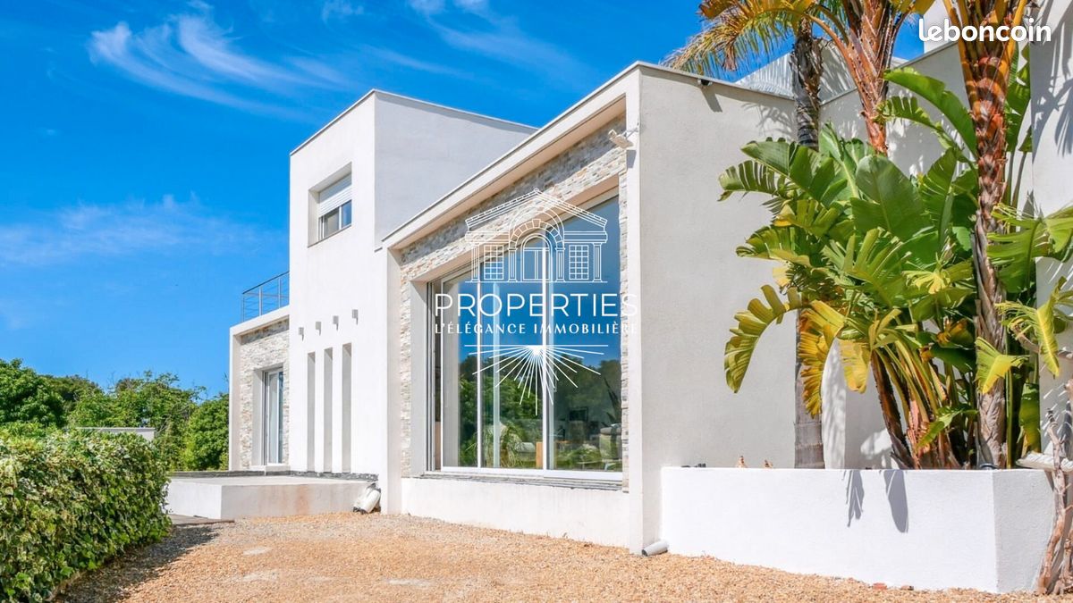 Maison 6 pièces 190 m² · à Carqueiranne · 190 m² · 1 399 000 €