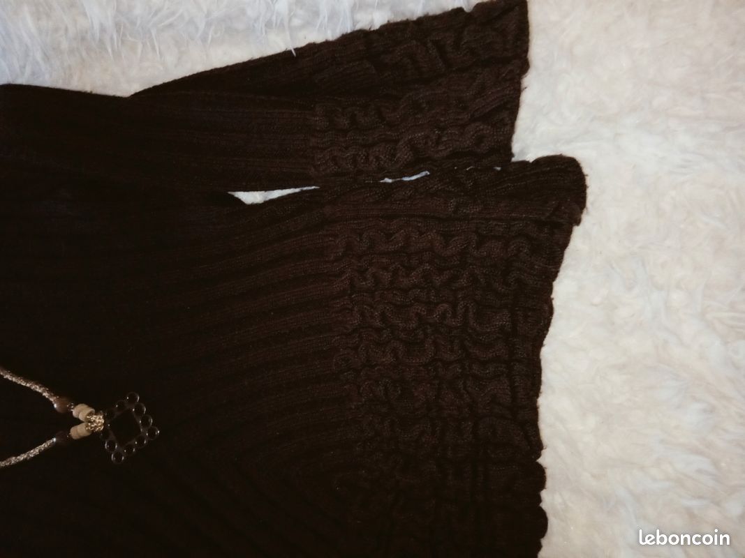 Pull décolleté (image 2)