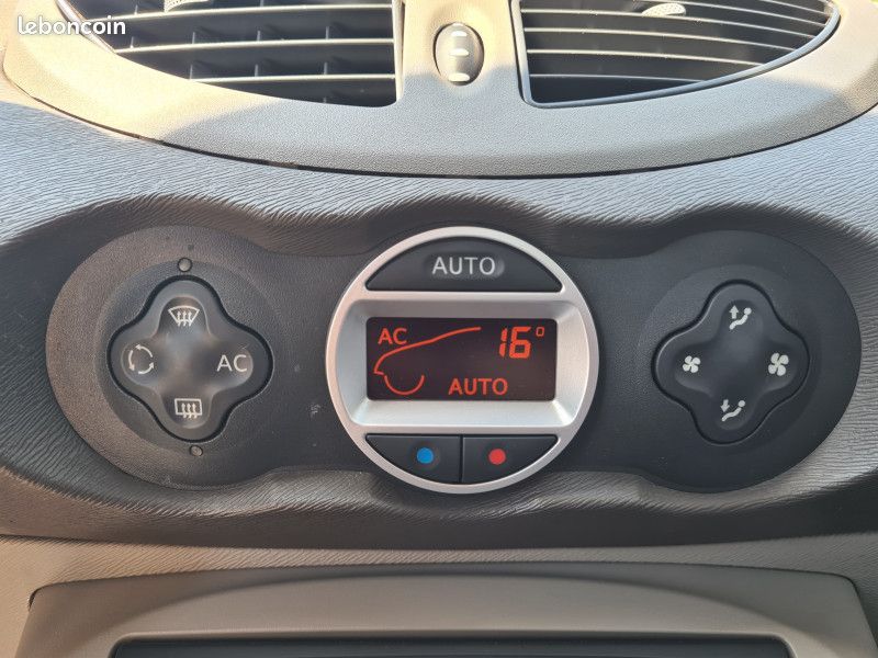 Renault TWINGO II 1.2 16V 75CH DYNAMIQUE (image 18)