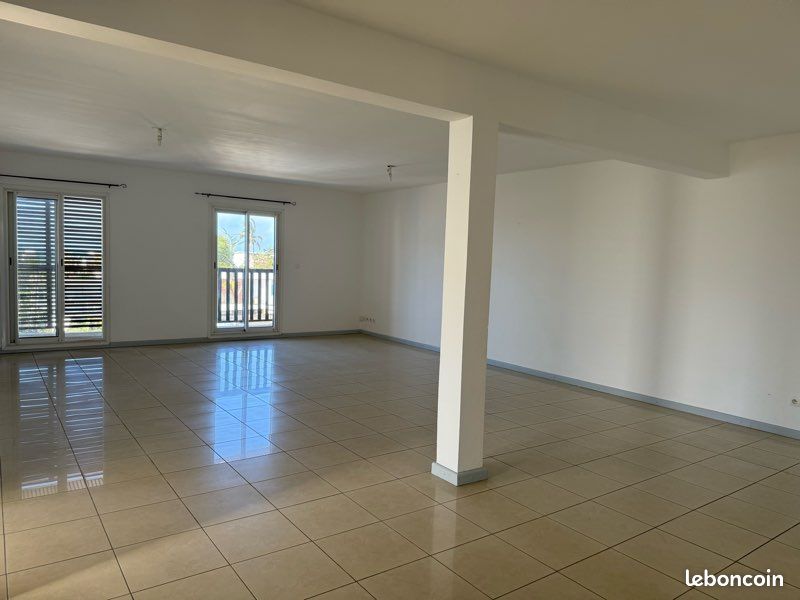 Appartement 4 pièces 98 m² · à Saint-Benoît · 98 m² · 850 €/mois