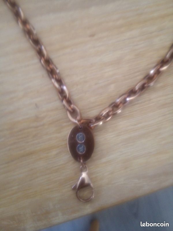 Collier (image 1)