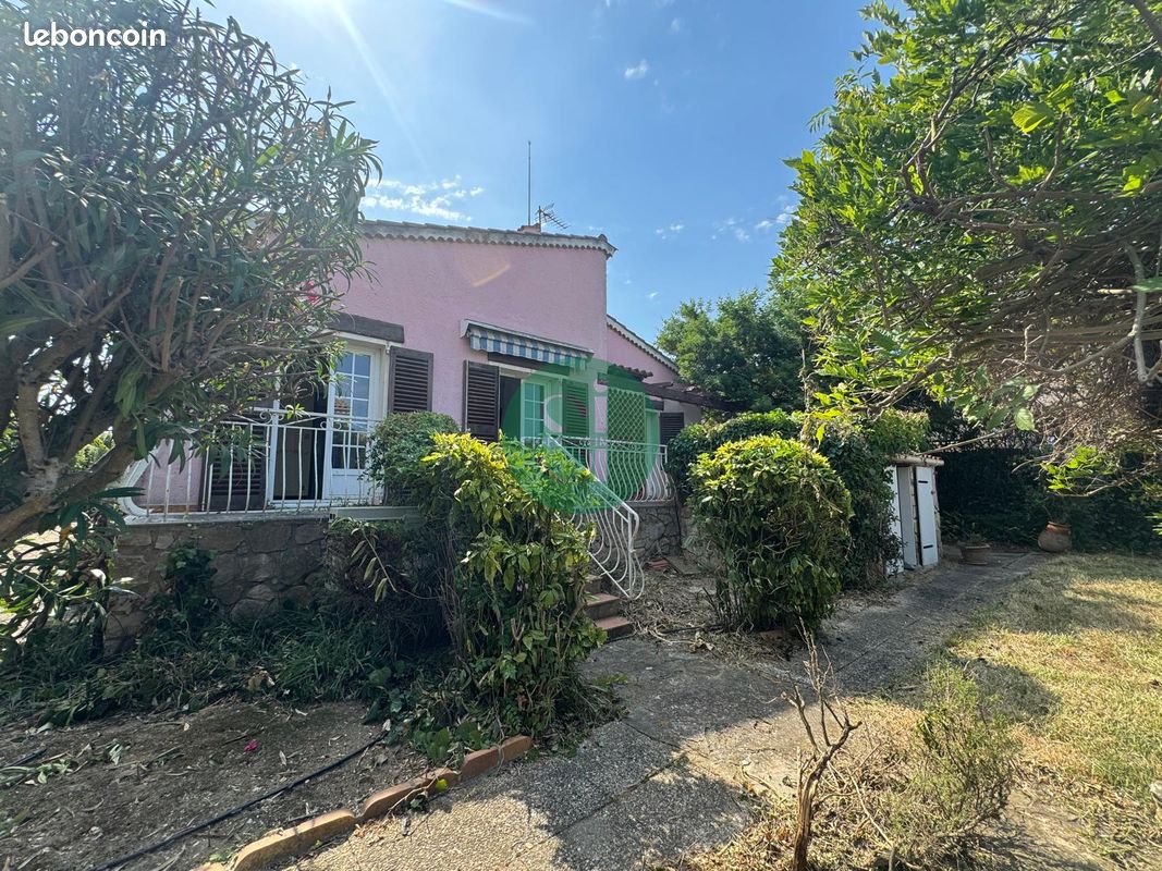 Maison 7 pièces 161 m² · à Six-Fours-les-Plages · 161 m² · 700 000 €