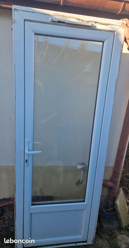 Porte de service pvc (image 1)