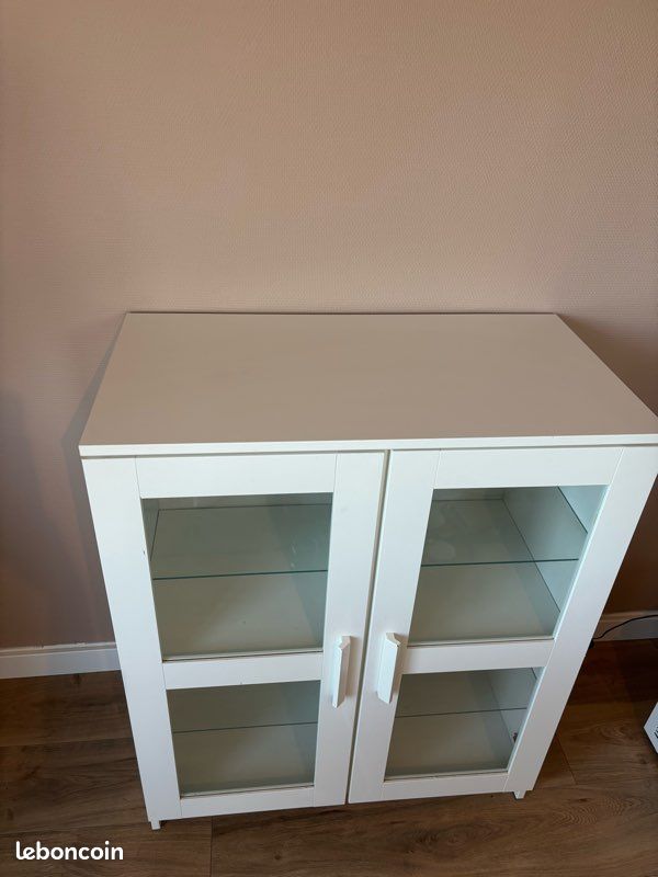 Armoire avec portes (image 1)