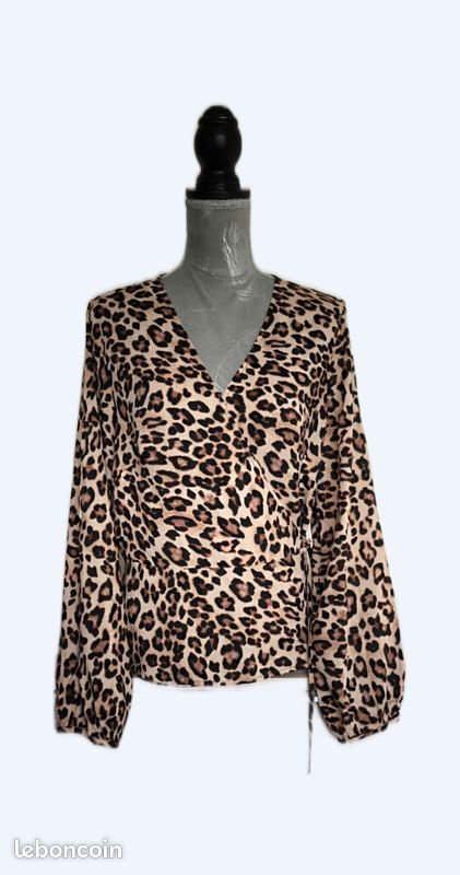 Jolie chemise cache coeur motif léopard 44 Marque H&M Vêtements