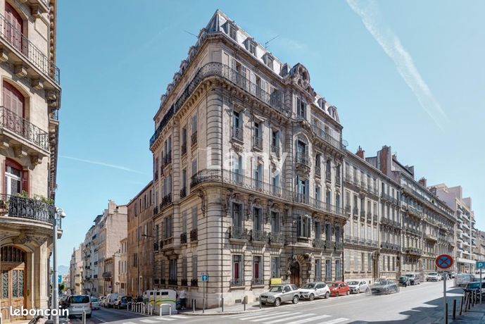 Appartement 7 pièces 260 m² — 17