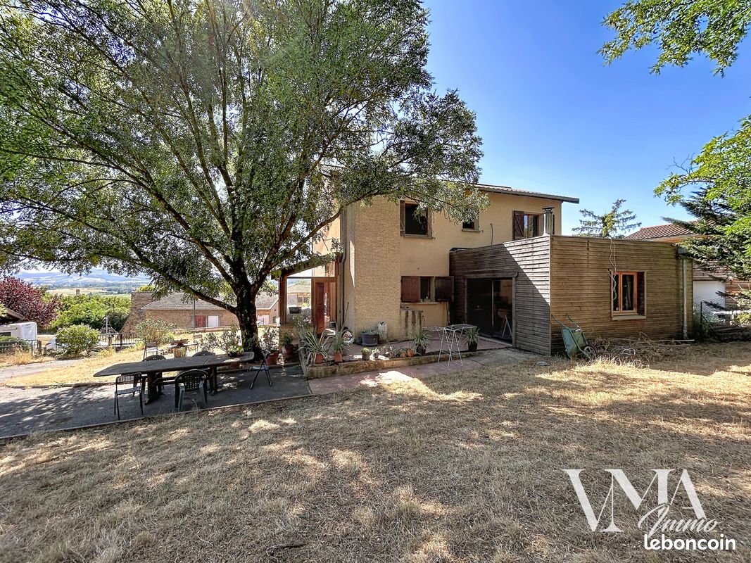 Maison 6 pièces 171 m² · à Belmont-d'Azergues · 171 m² · 370 000 €