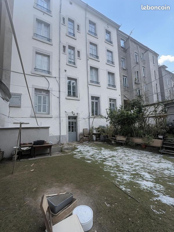 Appartement 3 pièces 75 m² · à Saint-Étienne · 75 m² · 66 000 €