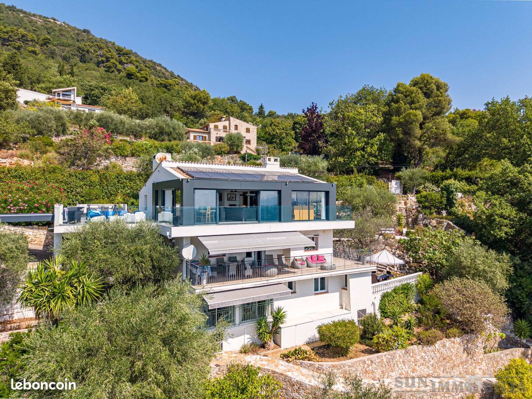 Maison 8 pièces 240 m² · à Gattières · 240 m² · 1 364 000 €
