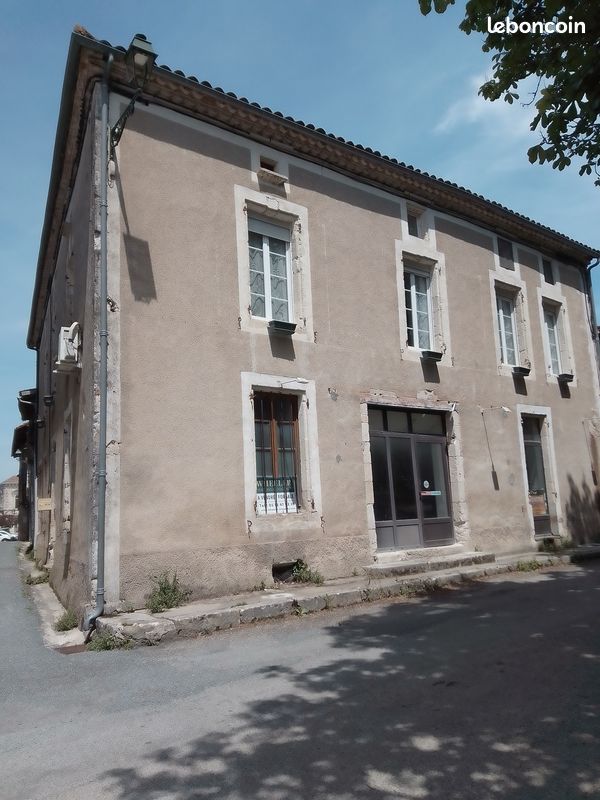 Maison 6 pièces 250 m² · à Beauville · 250 m² · 150 000 €