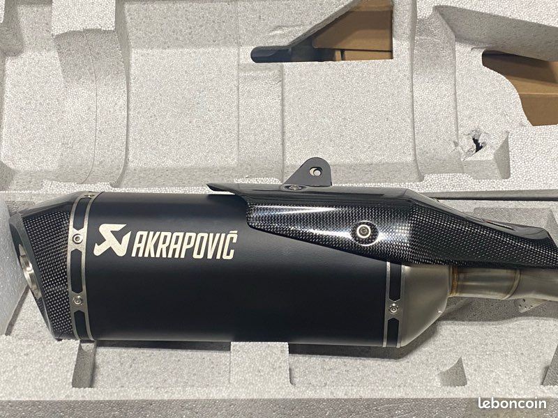Silencieux AKRAPOVIC XADV FORZA Équipement moto