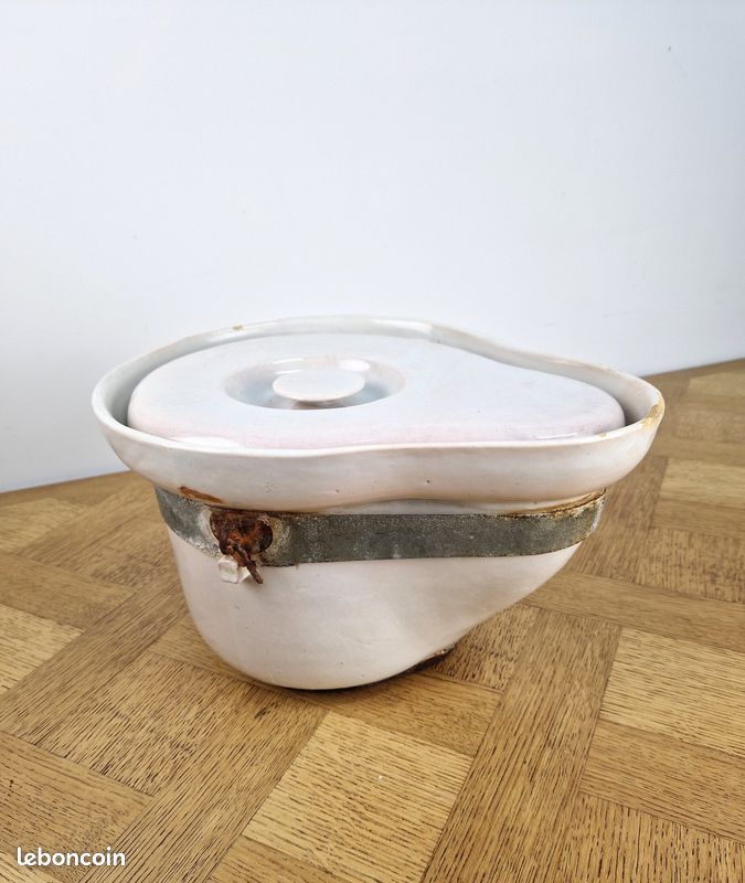 ANCIEN POT DE chambre ou d’aisance en faïence blanche de Saint Amand