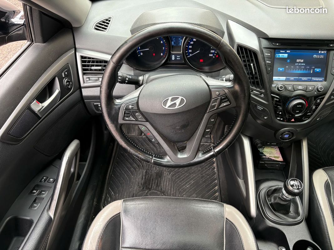 Hyundai VELOSTER Turbo 1.6 T-GDI 186 ch (image 18)