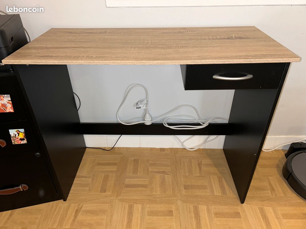 Bureau (image 1)