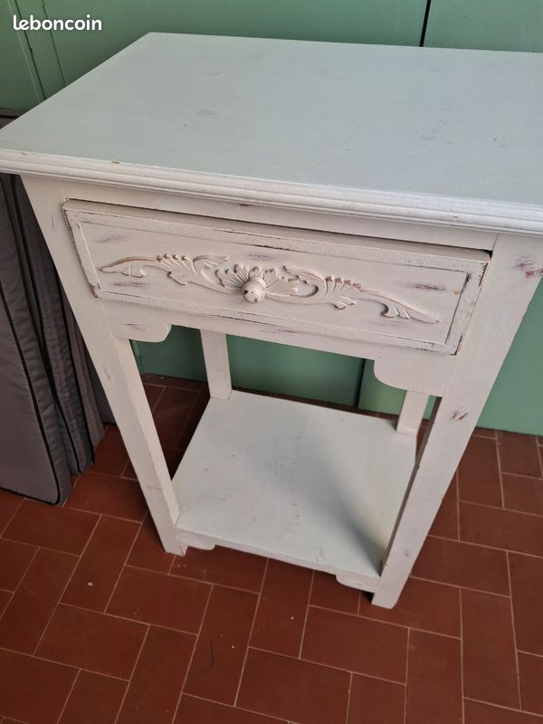 Table de chevet blanche (image 1)