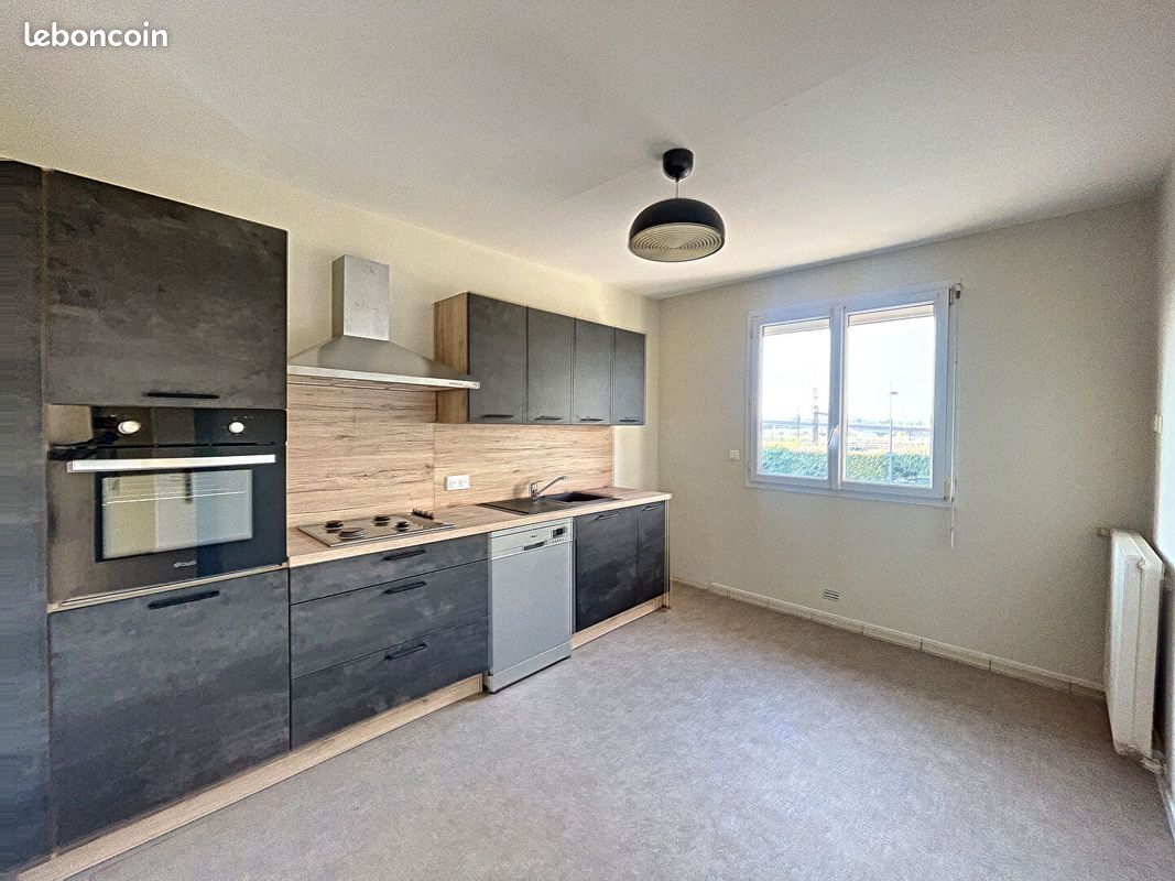 Maison a louer saint-pierre-des-corps - 5 pièce(s) - 103 m2 - Surfyn