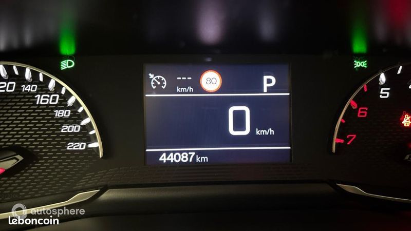Peugeot 208 1.2 PureTech 100ch S&S Style EAT8 (image 9)