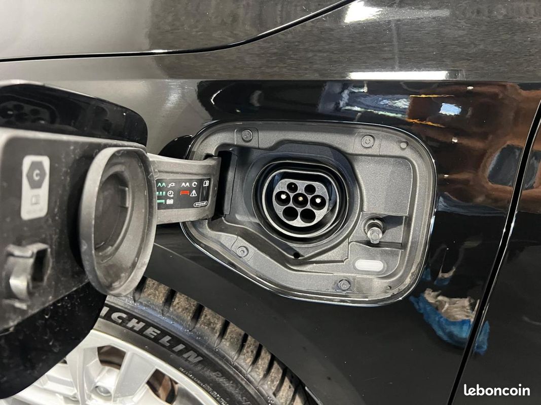 AUDI A3 SPORTBACK 40 TFSI-e 204ch S-Tronic - Hybride rechargeable -1°main - Suivi Audi Monaco (image 22)