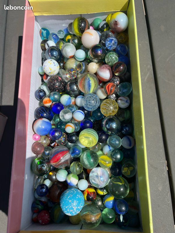 Lot de billes et calots en verre, ancien , de différentes couleurs et