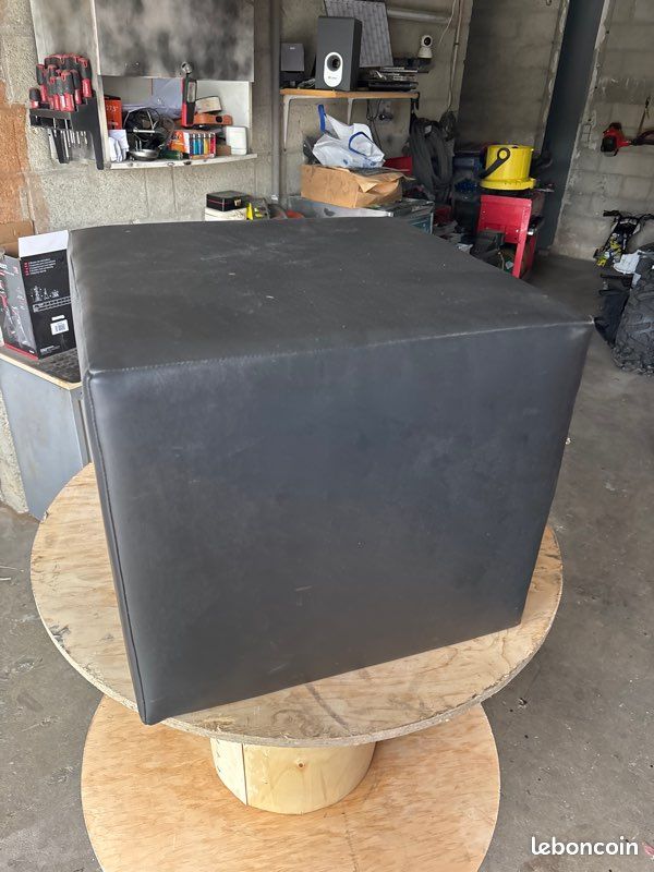 Pouf (image 1)