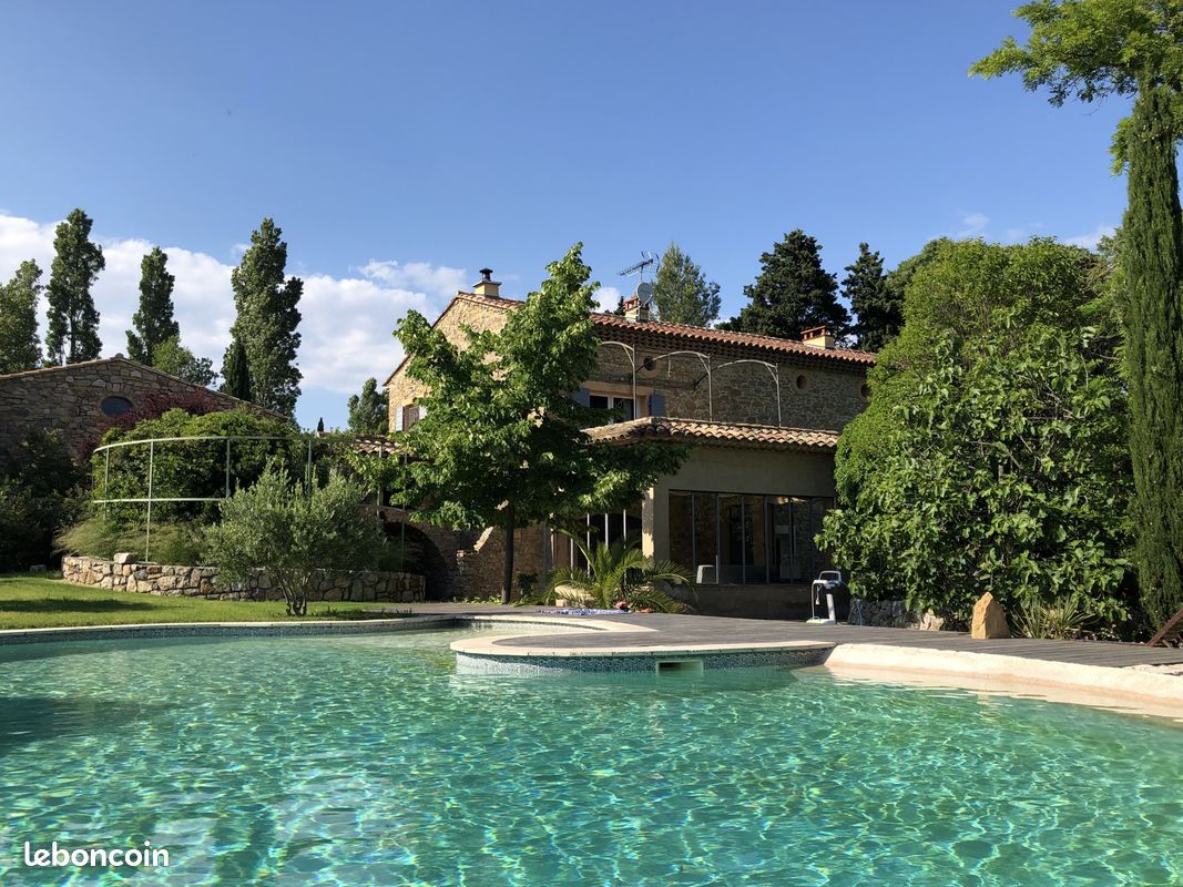 Maison 15 pièces 390 m² · à Évenos · 390 m² · 1 190 000 €