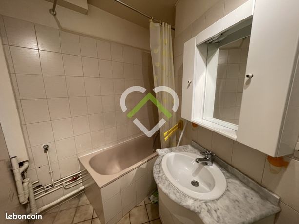 https://img.leboncoin.fr/api/v1/lbcpb1/images/14/0f/1d/140f1d9e90151767778c137704c22c1f8c66911d.jpg?rule=ad-image