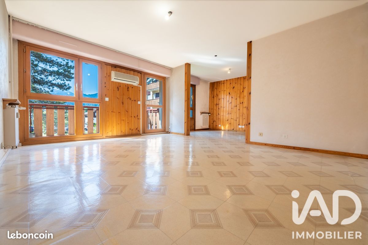 Appartement 4 pièces 80 m² · à Passy · 80 m² · 235 000 €