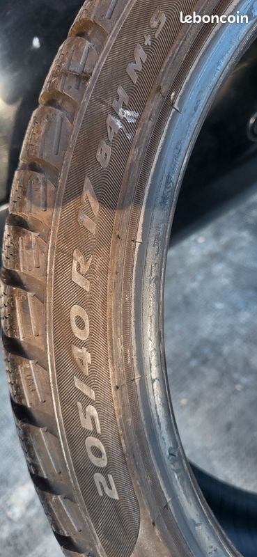 Pneus 205/40/ r17 (image 2)