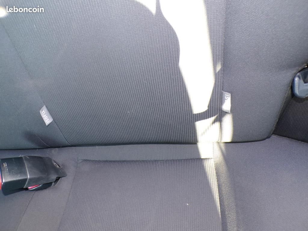Toyota Yaris 90cv D-4D DYNAMIC (image 12)