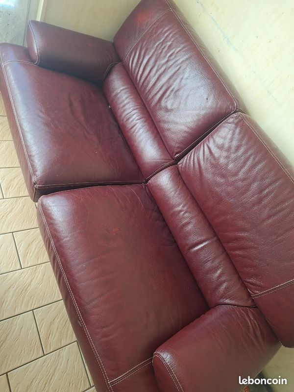 2 canapes (3 places et 2 places) cuir de couleur bordeaux avec son pouffe (image 6)