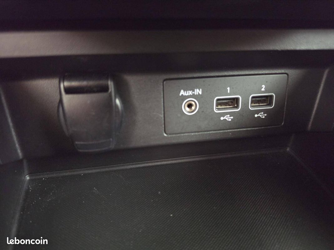 RENAULT Arkana E-Tech 145 - 21B Intens (image 32)
