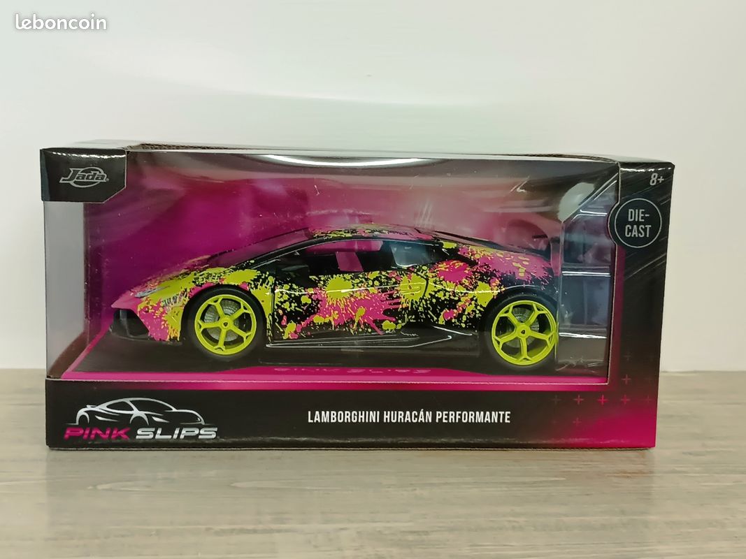 Pink Slips 1:32 W1 Laborghini Huracán Perforante Coche Fundido a