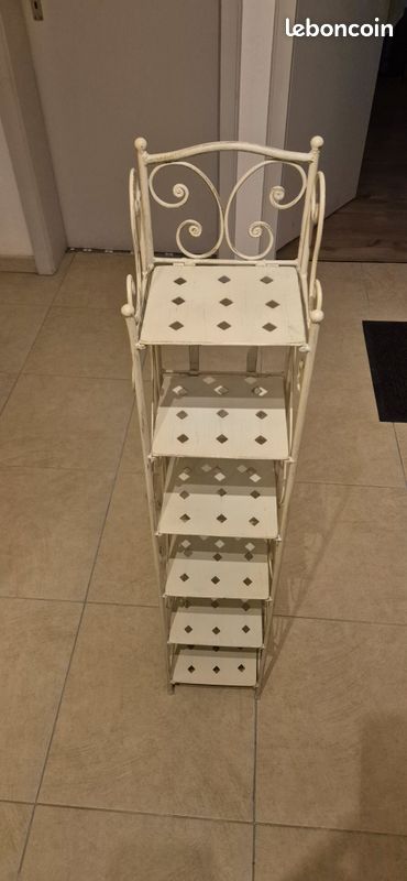 Etagere ferraille (image 1)