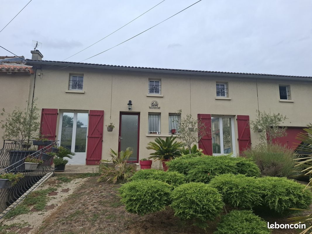 Maison 5 pièces 121 m² · à Adriers · 121 m² · 128 400 €