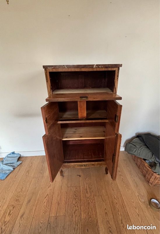 Meuble en bois et marbre (image 3)