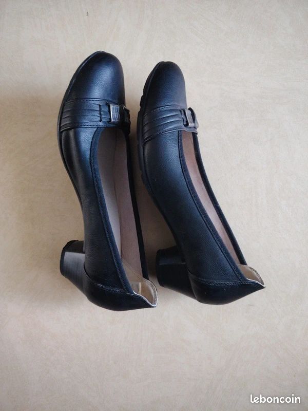 Escarpins noires Confortissimo pointure 40 (image 4)